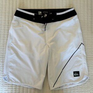 Quicksilver white and black men swim short